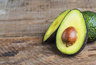 Fabrican plásticos a partir de semillas de aguacate