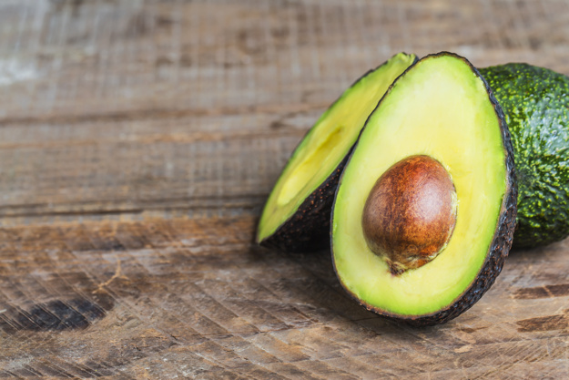Fabrican plásticos a partir de semillas de aguacate