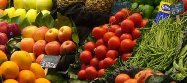 Envases reutilizables de plástico en logística de frutas