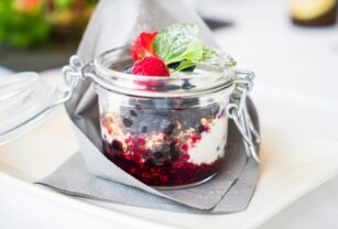 Tazon-de-yogurt-con-fruta