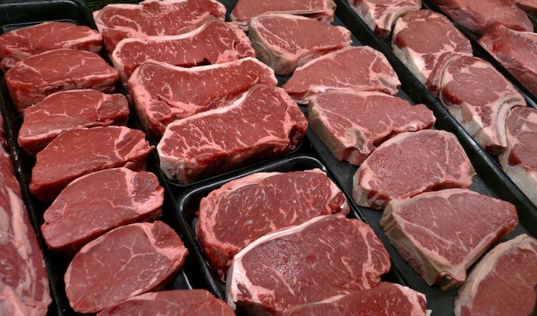 Brasil, lider en la exportacion de carne bovina y de pollo
