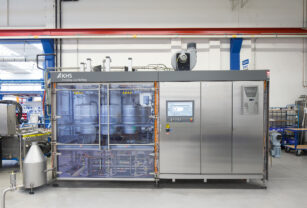 KHS presentó su máquina para una pasteurización óptima, Innopro BoxFlash, desarrollada específicamente para cervecerías pequeñas y medianas.