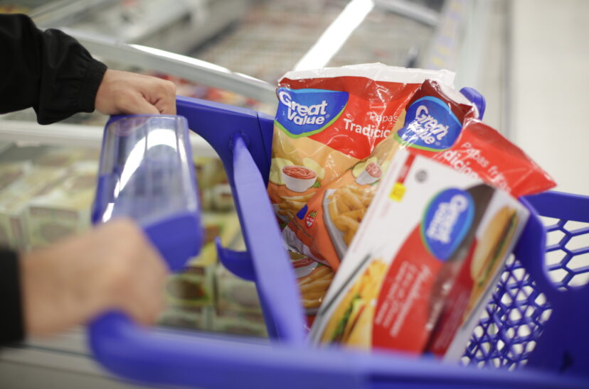 Walmart trabaja en conjunto con sus proveedores de Marca Propia para lograr empaques reciclables en un 100%.