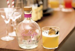 Mezcal Serpiente rosada