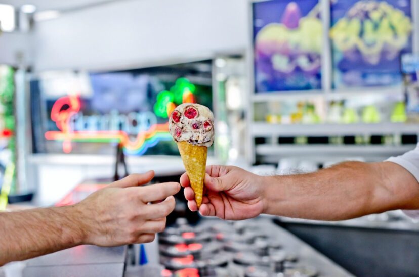 Helados FlamingoChoco Blanco Frambuesas Bañadas y Nutella
