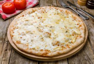 Pizza-cuatro-quesos-
