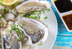 raw oysters with lemon and ice