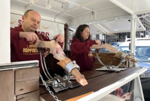Las dos patronales del jamón español se unen para "vender felicidad" en EE.UU.