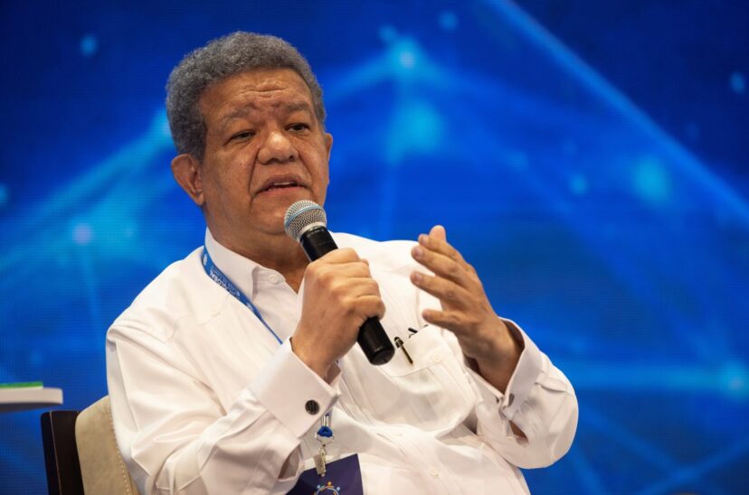 Beneficios y amenazas de la inteligencia artificial, a debate en R.Dominicana