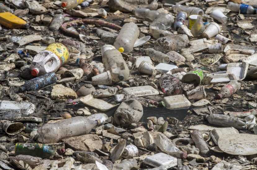 La ONU propone medidas para reducir un 80 % la contaminación por plástico para 2040