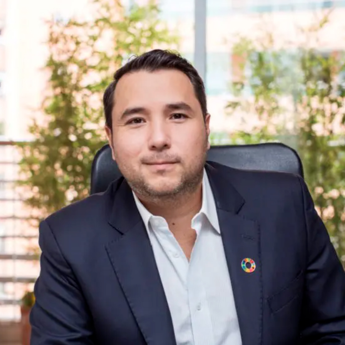 Santiago López