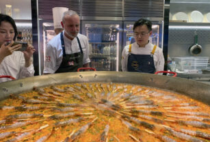 España y China se sientan a la mesa en Pekín