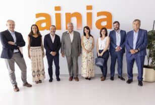 ainia1
